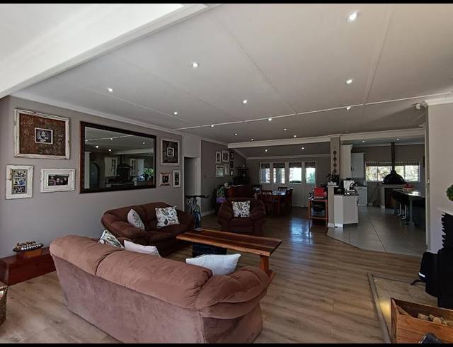 5 BEDROOM HOUSE FOR SALE IN BERGSIG